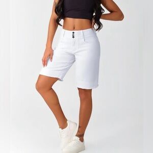 Roswear Women's High Waisted Frayed Hem White Denim Shorts Size XL (14-16) EUC